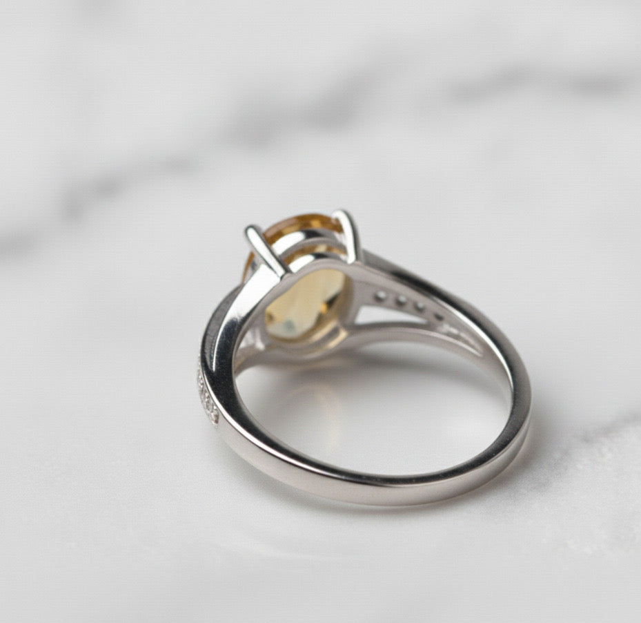 Natural Citrine 7×9 mm Oval Cut Ring with Moissanite Accents – 925 Sterling Silver