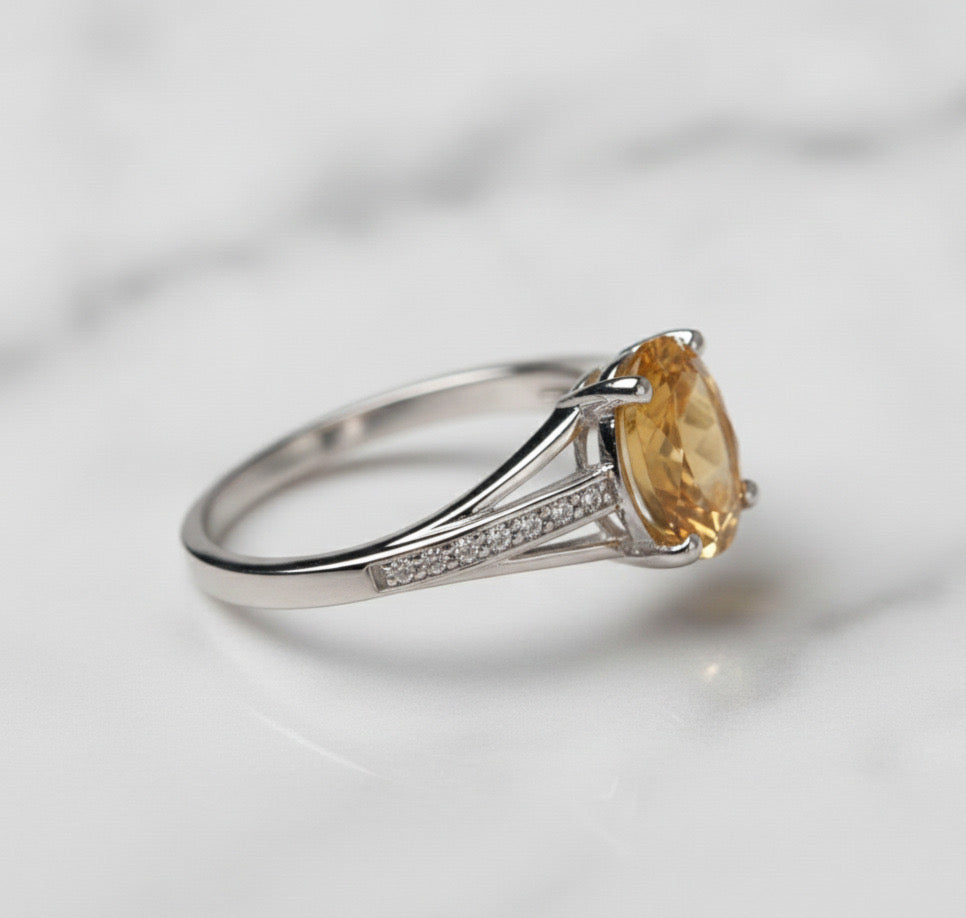 Natural Citrine 7×9 mm Oval Cut Ring with Moissanite Accents – 925 Sterling Silver