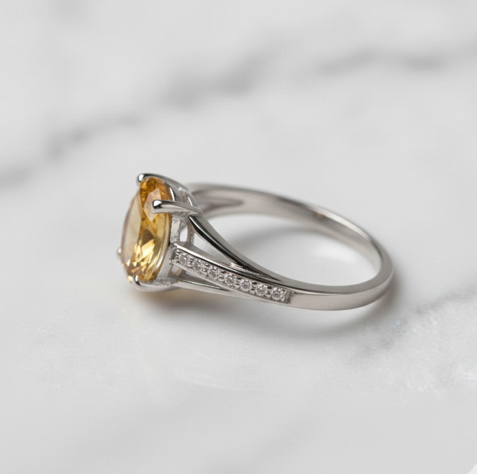 Natural Citrine 7×9 mm Oval Cut Ring with Moissanite Accents – 925 Sterling Silver