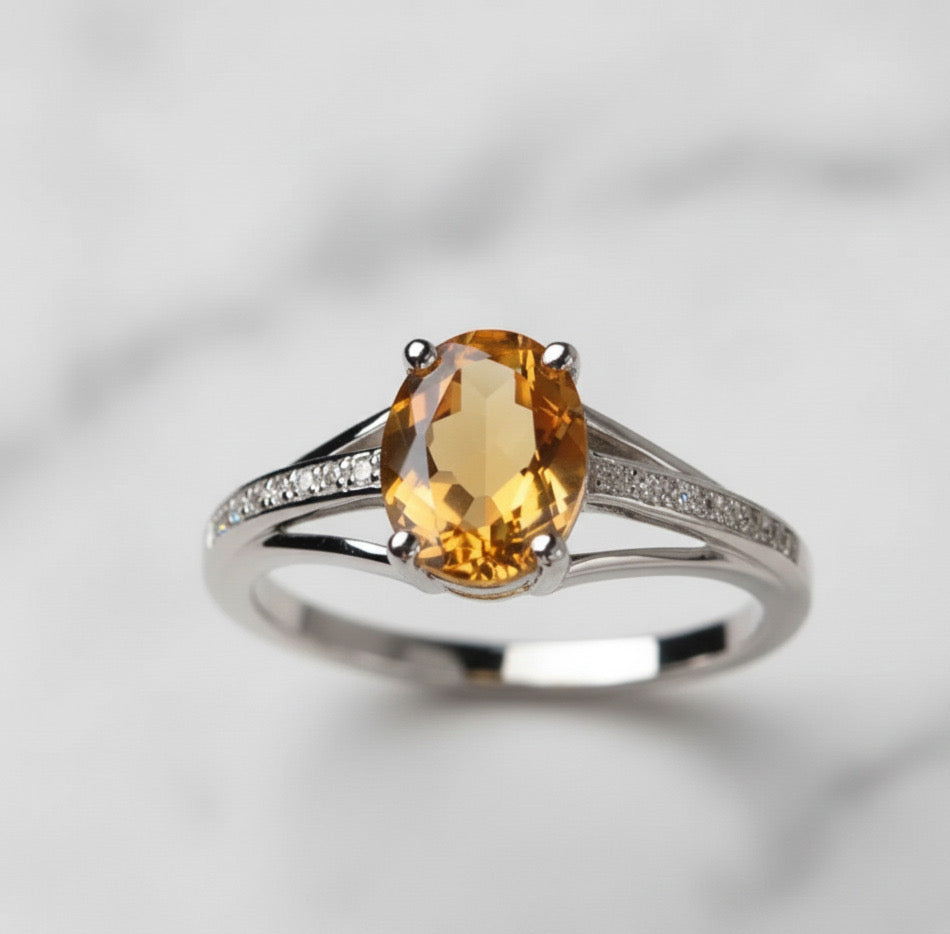 Natural Citrine 7×9 mm Oval Cut Ring with Moissanite Accents – 925 Sterling Silver