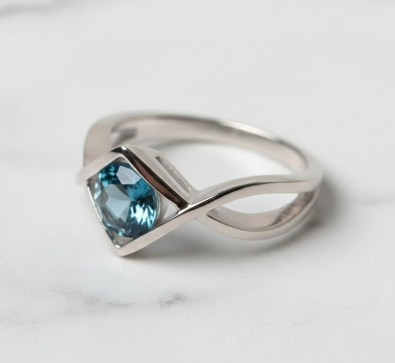 London Blue Topaz Ring in Rhodium-Plated 925 Sterling Silver