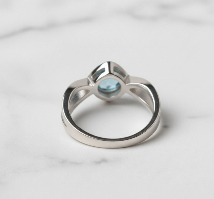 London Blue Topaz Ring in Rhodium-Plated 925 Sterling Silver