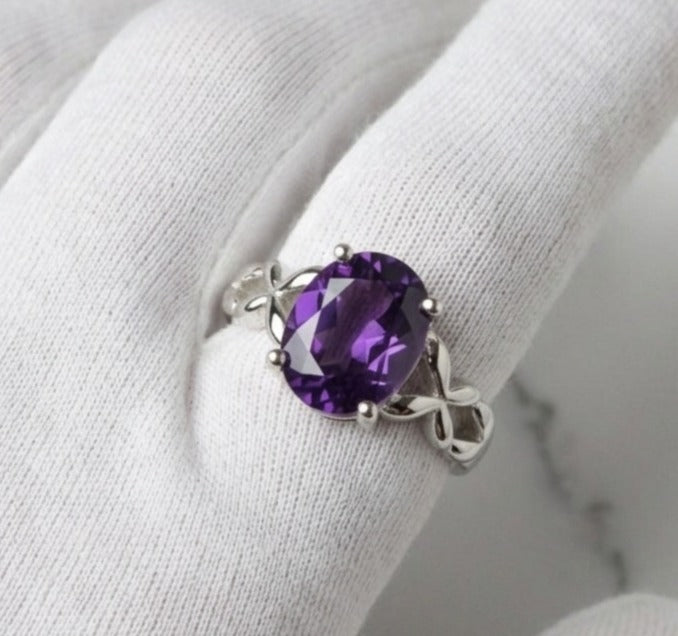 Amethyst Oval Cut Ring in 925 Sterling Silver| 7×9 mm
