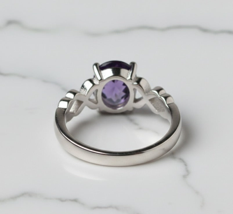 Amethyst Oval Cut Ring in 925 Sterling Silver| 7×9 mm