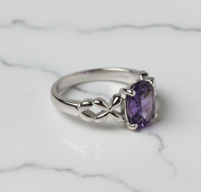 Amethyst Oval Cut Ring in 925 Sterling Silver| 7×9 mm